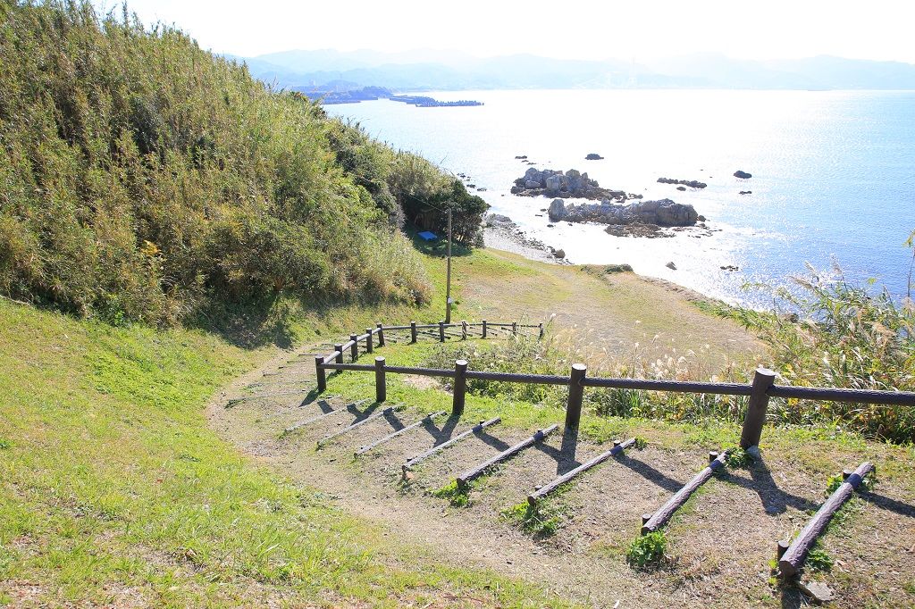 苓北町・白岩崎の海岸（写真：天草れいほく観光協会）